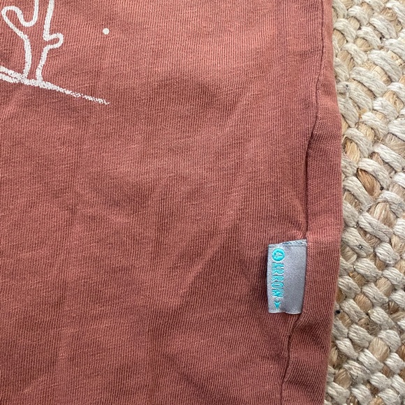 Feather 4 Arrow T-Shirt - Find Your Wild - Picture 5 of 5